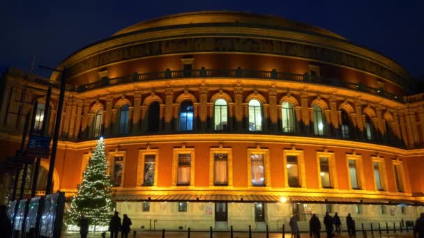 Famosa Royal Albert Hall Londra - vista serale - LONDRA, Inghilterra - 11 DICEMBRE 2019 — Video Stock