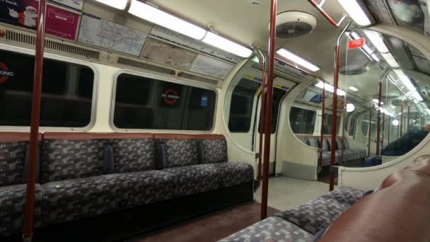 London Underground Timelapse shot - LONDRES, ENGLÂNDIA - DEZEMBRO 10, 2019 — Vídeo de Stock