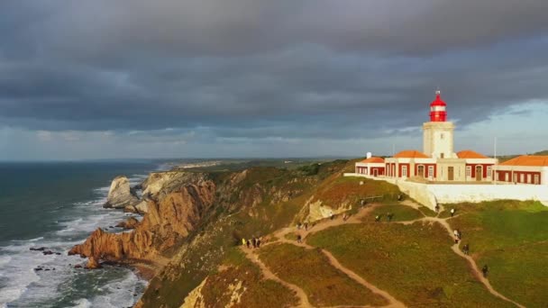 Parque natural de Sintra Cascais con el faro de Cabo da Roca en Portugal — Vídeos de Stock