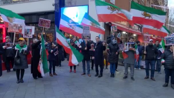 Rassemblement politique à Londres sur l'Iran - LONDRES, ANGLETERRE - 10 DÉCEMBRE 2019 — Video