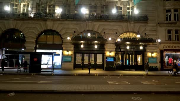 Londra 'daki Le Meridien Oteli Piccadilly - Londra, İngiltere - 11 Aralık 2019 — Stok video