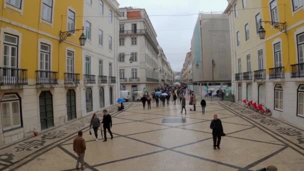 Augusta street pedestrian zone in the city center in Lisbon - CITY OF LISBON, PORTUGAL - NOVEMBER 5, 2019 — Stock Video