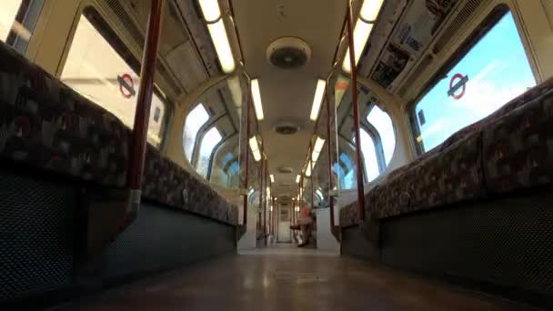 London Underground Timelapse shot - LONDRES, INGLATERRA - 10 DE DICIEMBRE DE 2019 — Vídeos de Stock