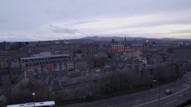 Edinburgh şehri üzerindeki hava manzarası - Edinburgh, İngiltere - 10 Ocak 2020