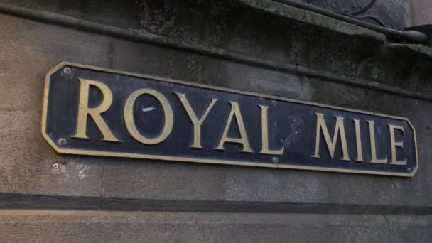 Royal Mile Gatuskylt Edinburgh Edinburgh Storbritannien Januari 2020 — Stockvideo