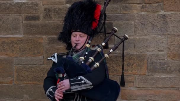 Bagpipe Musician Streets Edinburgh Edinburgh United Kingdom January 2020 — Stok video