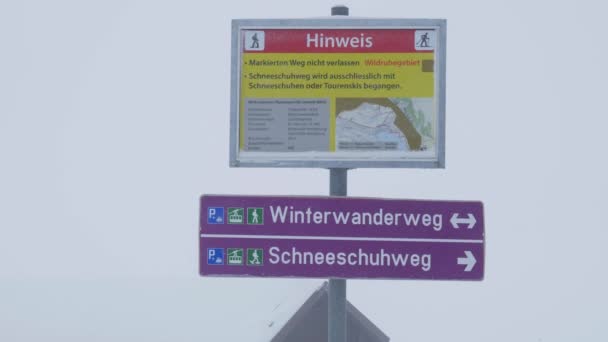 Señales Advertencia Ladera Nieve Engelberg Suiza Febrero 2020 — Vídeos de Stock