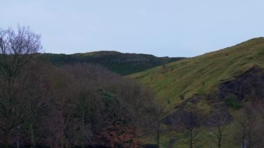 Edinburgh 'daki Holyrood Parkı - seyahat görüntüleri