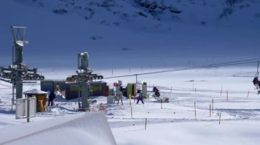 Engelberg-Titlis İsviçre - Engelberg, İsviçre - 5 Şubat 'ta kayak pistlerinde kalkış. 2020