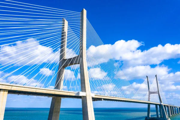 Híres Vasco Gama Híd Tejo Folyó Felett Lisszabonban Lisszabon Portugália — Stock Fotó
