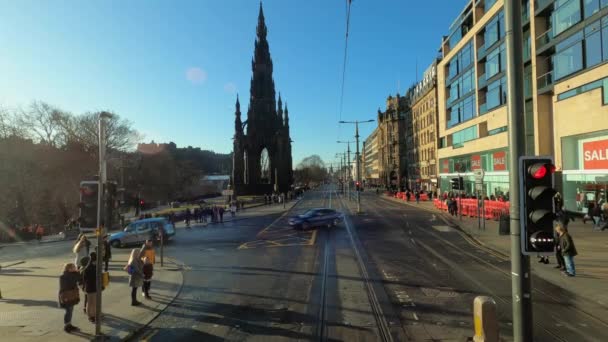 エディンバラのプリンス通りを走る スコットランド エディンバラ 2020年1月11日 — ストック動画