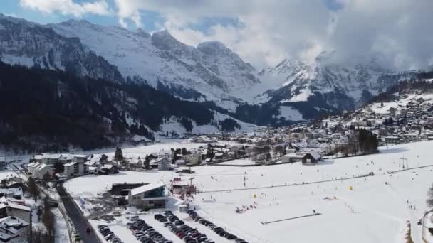 Merveilleux Paysage Hivernal Enneigé Dans Les Alpes — Video