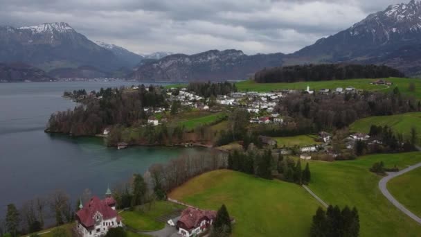 Чудове озеро у Швейцарії під назвою Vierwaldstaetter See - air view — стокове відео