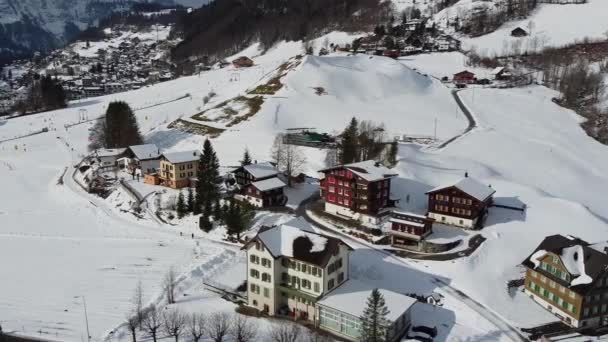 Jól Ismert Téli Sportterület Engelberg Titlis Alpokban Légi Felvétel — Stock videók
