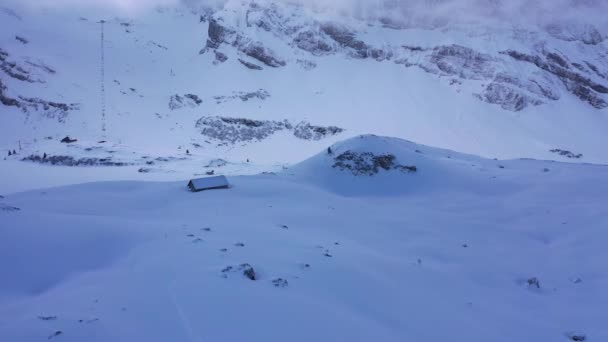 Zwitserse Alpen Winter Vlucht Prachtige Sneeuwbergen Luchtfoto — Stockvideo