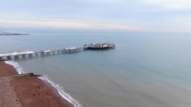 İngiltere 'deki Brighton İskelesi - hava manzaralı - hava fotoğrafçılığı
