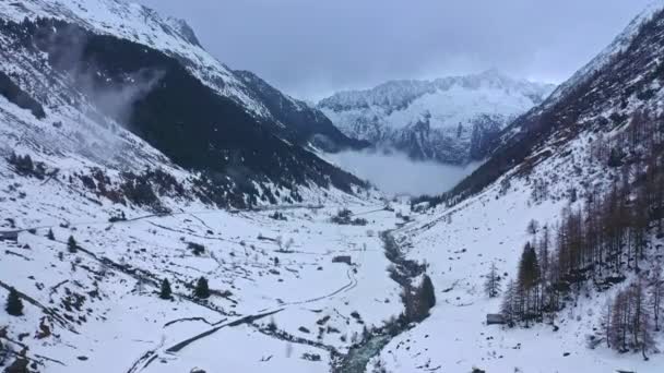 Die Schweizer Alpen Winter Flug Über Wunderschöne Schneeberge Luftaufnahmen — Stockvideo