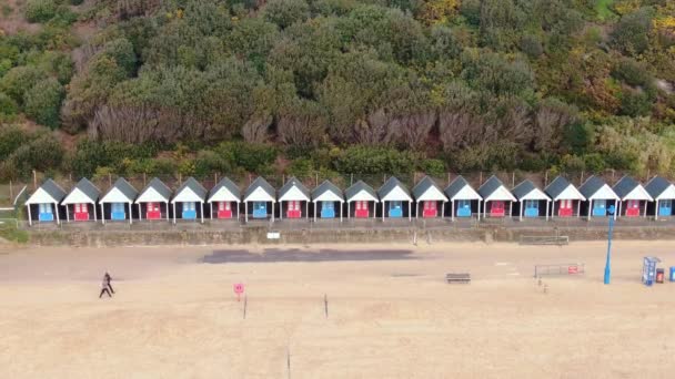 Colorful Beach Houses England Typical View Aerial Photography — Stock Video