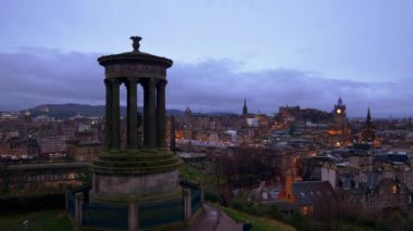 Edinburgh üzerinde akşam panoramik manzara - Edinburgh, İngiltere - 10 Ocak 2020