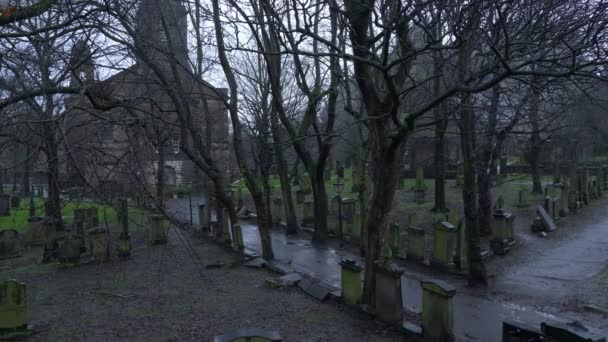 Kyrkogård Vid Cuthbert Church Edinburgh Edinburgh Storbritannien Januari 2020 — Stockvideo