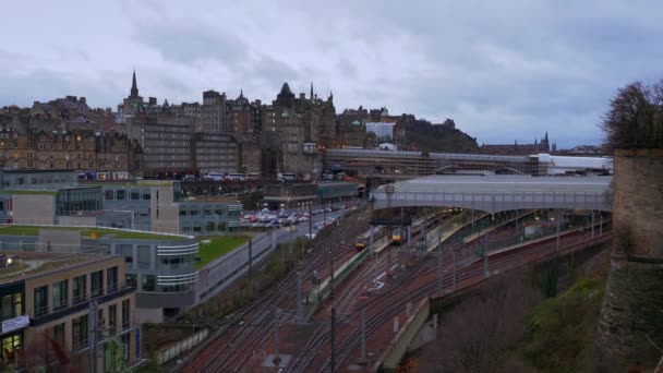 爱丁堡市Waverly车站上空的空中景观 2020年1月10日 联合王国 Edinburgh — 图库视频影像