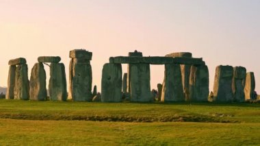 İngiltere 'deki ünlü Stonehenge - seyahat görüntüleri