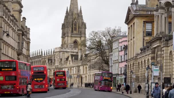 Cityscapes of Oxford in England - OXFORD, ENGLAND - JANUARY 3, 2020 — 图库视频影像