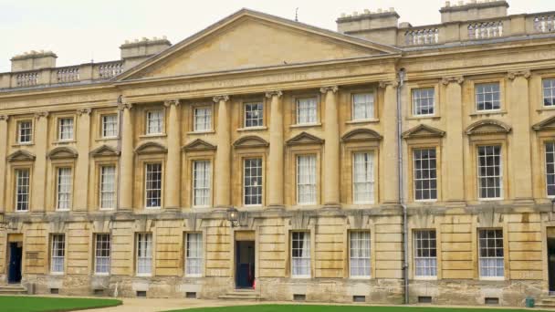 Christ Church Cathedral and Oxford University in Oxford England - OXFORD, ENGLAND - JANUARY 3, 2020 — Stock Video