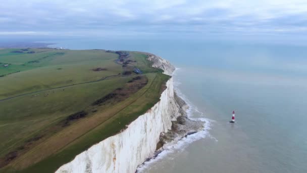 White cliffs at the English coast - aerial view — 图库视频影像