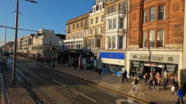 Famous Princes Street στο Εδιμβούργο - Εδιμβούργο, Ηνωμένο Βασίλειο - 11 Ιανουαρίου 2020 — Αρχείο Βίντεο