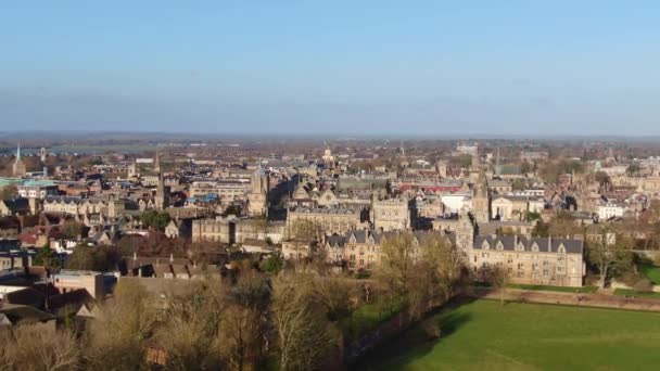 Cidade de Oxford e Christ Church University - vista aérea — Vídeo de Stock