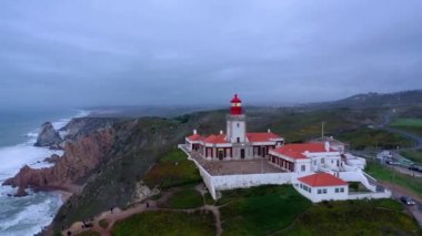 Portekiz 'deki Cape Roca feneri Cabo da Roca, hava aracı görüntüleri.