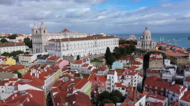 Lissabon Sightseeing Från Ovan Den Historiska Stadsdelen Alfama Antenn Drönare — Stockvideo
