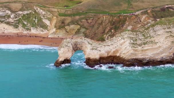 Ngiltere Nin Jurassic Sahilindeki Durdle Kapısı Hava Görüntüleri — Stok video