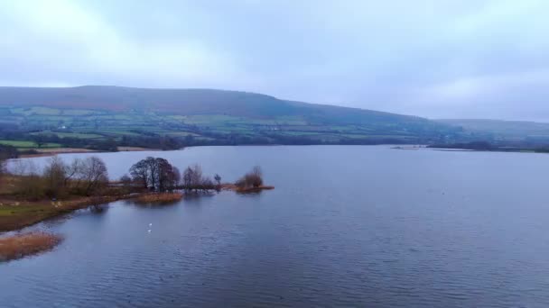Parc national de Brecon Beacons au Pays de Galles - séquences de vue aérienne 