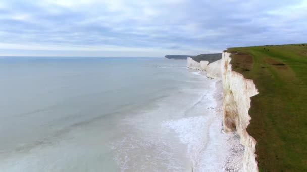 Witte Kliffen Aan Engelse Kust Luchtfoto — Stockvideo