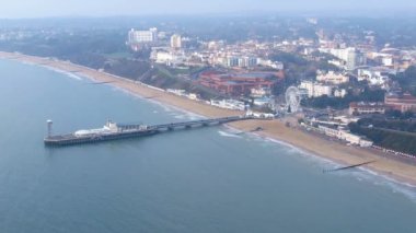Bournemouth plajı ve İngiltere 'deki rıhtım - hava görüntüleri