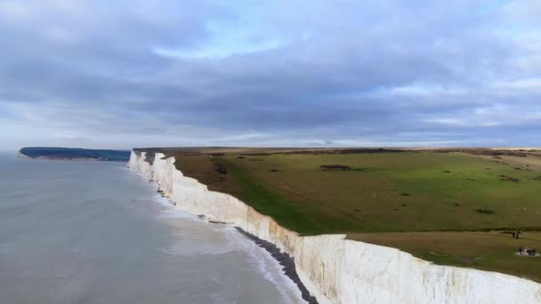 Seven Sisters White Cliffs South Coast England Aerial Footage — стоковое видео