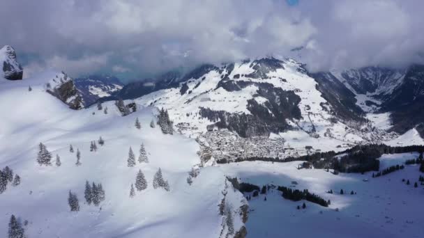 Maravilloso Paisaje Nevado Invierno Los Alpes Vista Aérea Imágenes Aéreas — Vídeo de stock