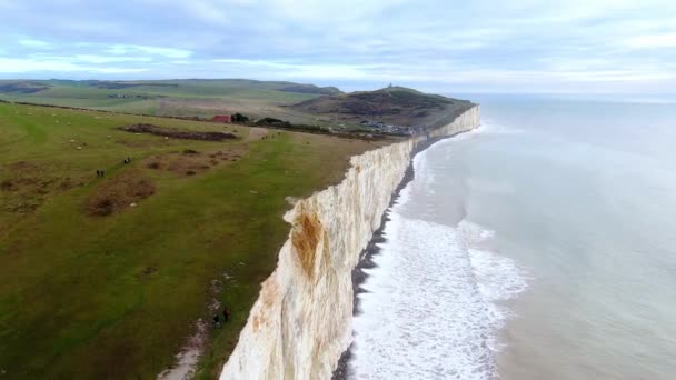 Vuelo Sobre Los Acantilados Blancos Las Imágenes Aéreas Costa Inglesa — Vídeos de Stock