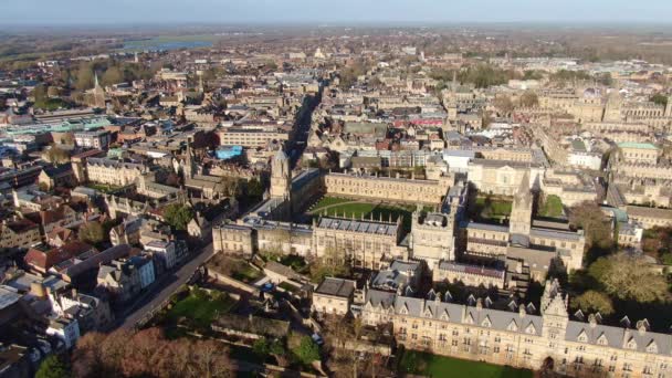 Flight City Oxford Christ Church University Aerial Footage — Stock Video