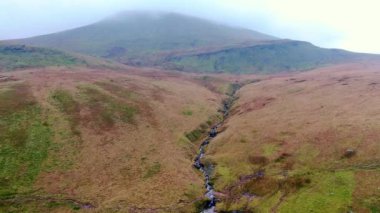 Galler 'deki Brecon Beacons Ulusal Parkı - hava görüntüsü