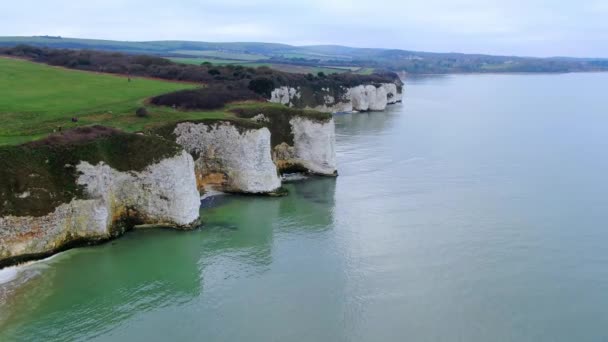 英格兰的老哈里岩石 航拍镜头 — 图库视频影像