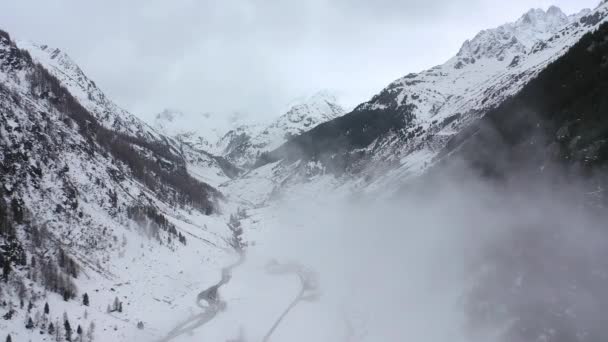 Nebel Den Schweizer Alpen Luftaufnahme Von Einer Drohne Luftaufnahmen — Stockvideo