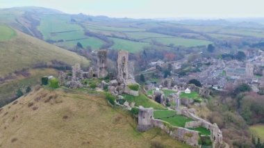 İngiltere 'deki Corfe Kalesi - hava görüntüsü