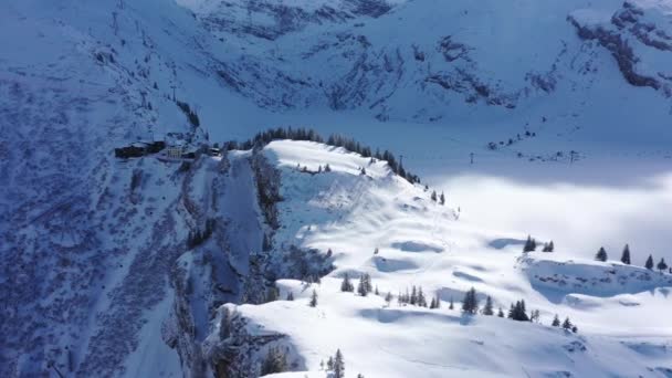 Популярная Зона Зимних Видов Спорта Швейцарии Engelberg Titlis Вид Воздуха — стоковое видео