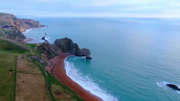 Amazing Durdle Door Jurassic Coast England Pohled Shora Letecké Záběry — Stock video