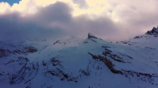 Svájci Alpok Télen Repülés Csodálatos Hegyek Légi Fotózás — Stock Fotó