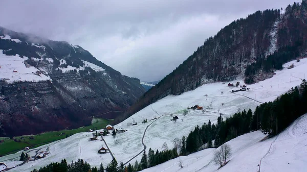 Alpi Svizzere Inverno Volo Sulle Meravigliose Montagne Innevate Fotografia Aerea — Foto Stock