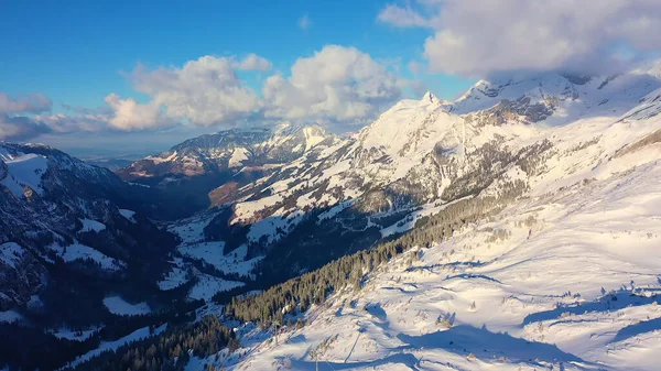 Die Schweizer Alpen Winter Flug Über Wunderschöne Schneeberge Luftaufnahmen — Stockfoto